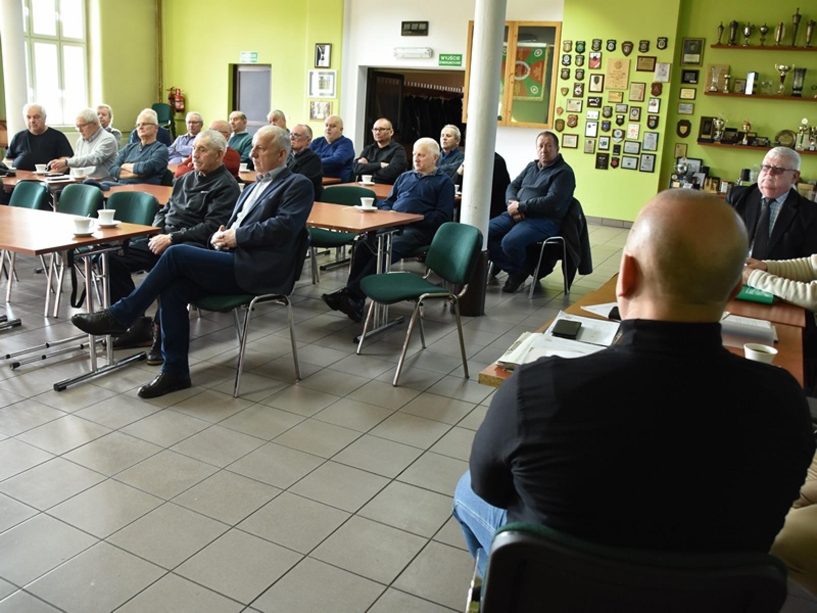 Zdjęcie w galerii na portalu naszraciborz.pl: Emerytowani funkcjonariusze spotkali się w komendzie SG wiadomości z regionu