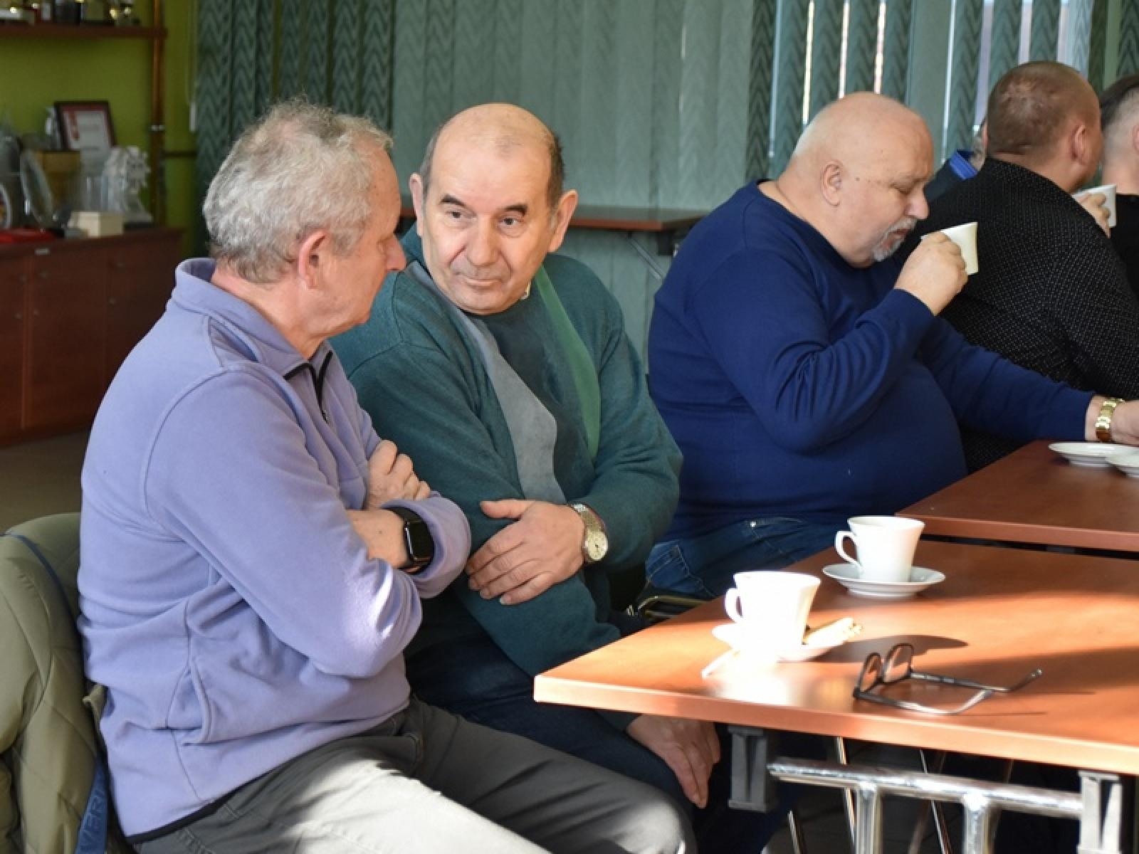 Zdjęcie w galerii na portalu naszraciborz.pl: Emerytowani funkcjonariusze spotkali się w komendzie SG wiadomości z regionu