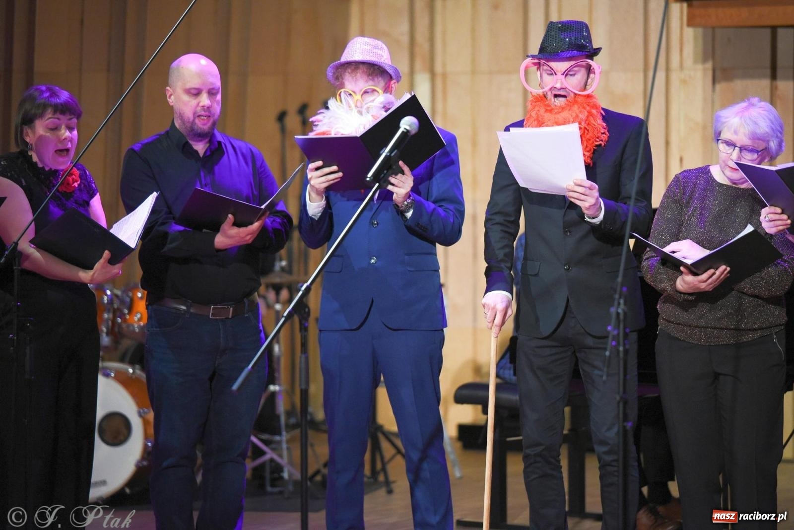 Zdjęcie w galerii na portalu naszraciborz.pl: Magiczny koncert karnawałowy w szkole muzycznej [FOTO i WIDEO] wiadomości z regionu