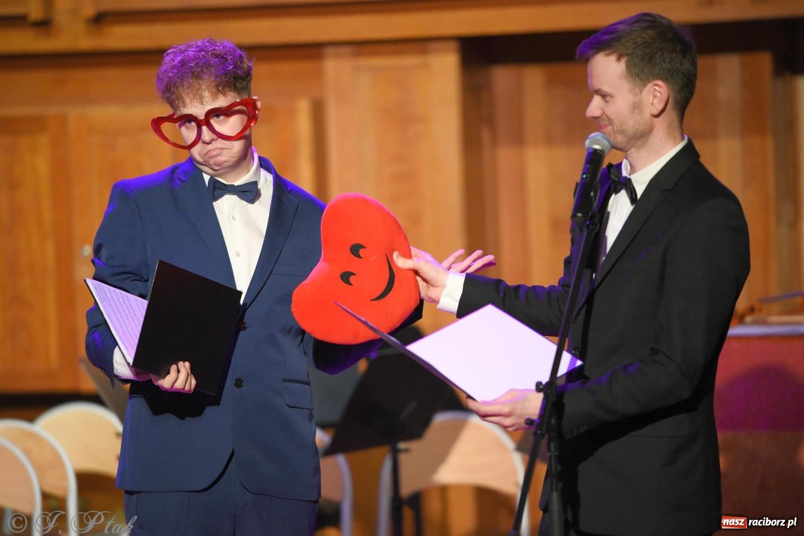 Zdjęcie w galerii na portalu naszraciborz.pl: Magiczny koncert karnawałowy w szkole muzycznej [FOTO i WIDEO] wiadomości z regionu