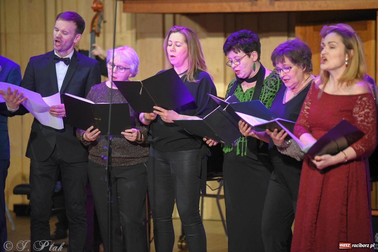 Zdjęcie w galerii na portalu naszraciborz.pl: Magiczny koncert karnawałowy w szkole muzycznej [FOTO i WIDEO] wiadomości z regionu