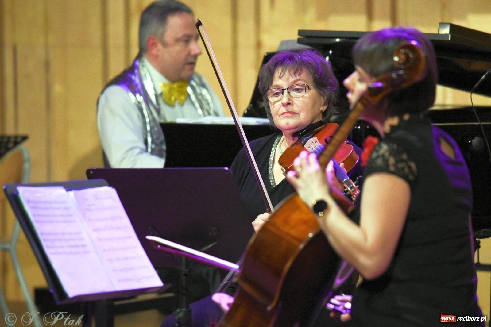 Zdjęcie w galerii na portalu naszraciborz.pl: Magiczny koncert karnawałowy w szkole muzycznej [FOTO i WIDEO] wiadomości z regionu
