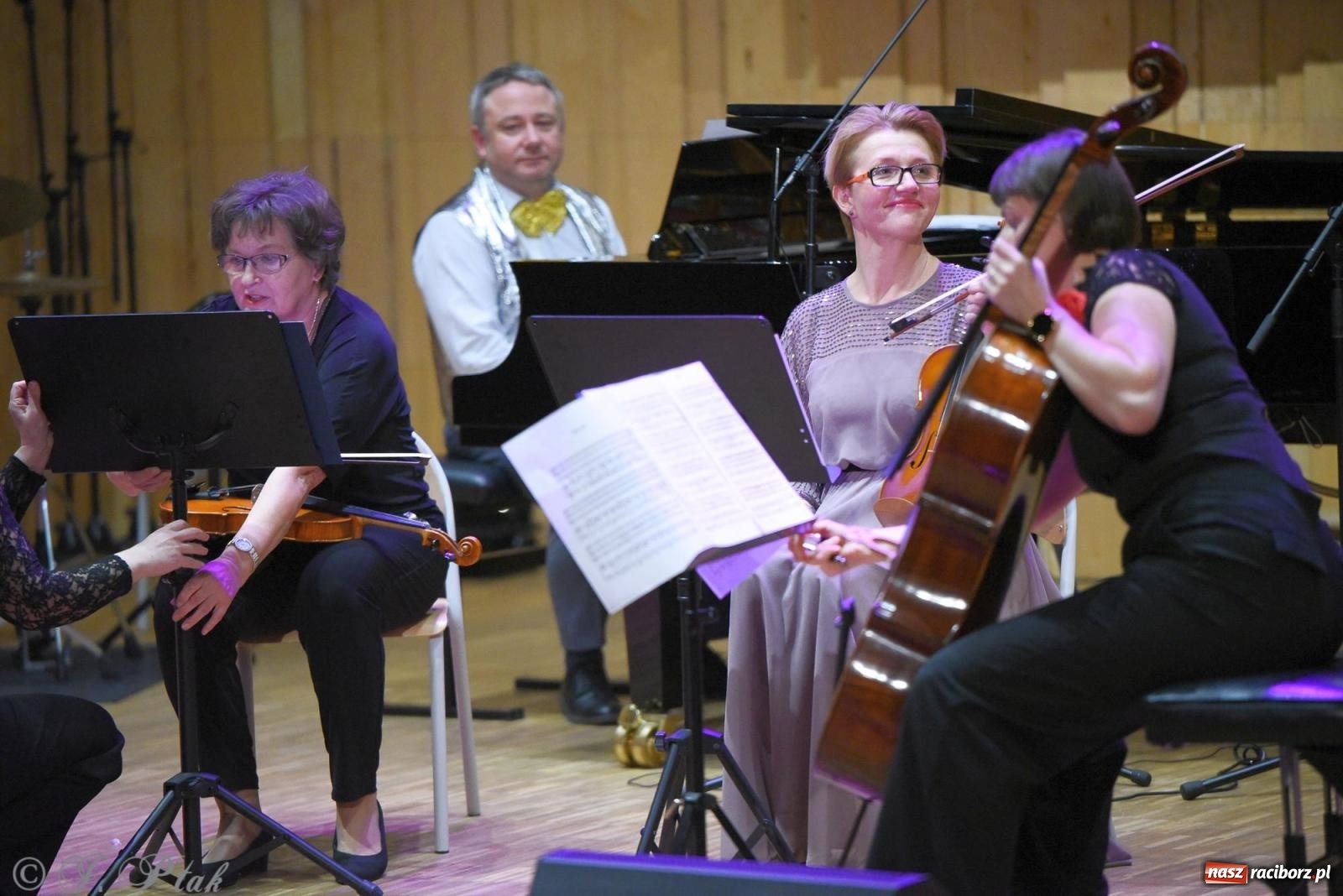 Zdjęcie w galerii na portalu naszraciborz.pl: Magiczny koncert karnawałowy w szkole muzycznej [FOTO i WIDEO] wiadomości z regionu