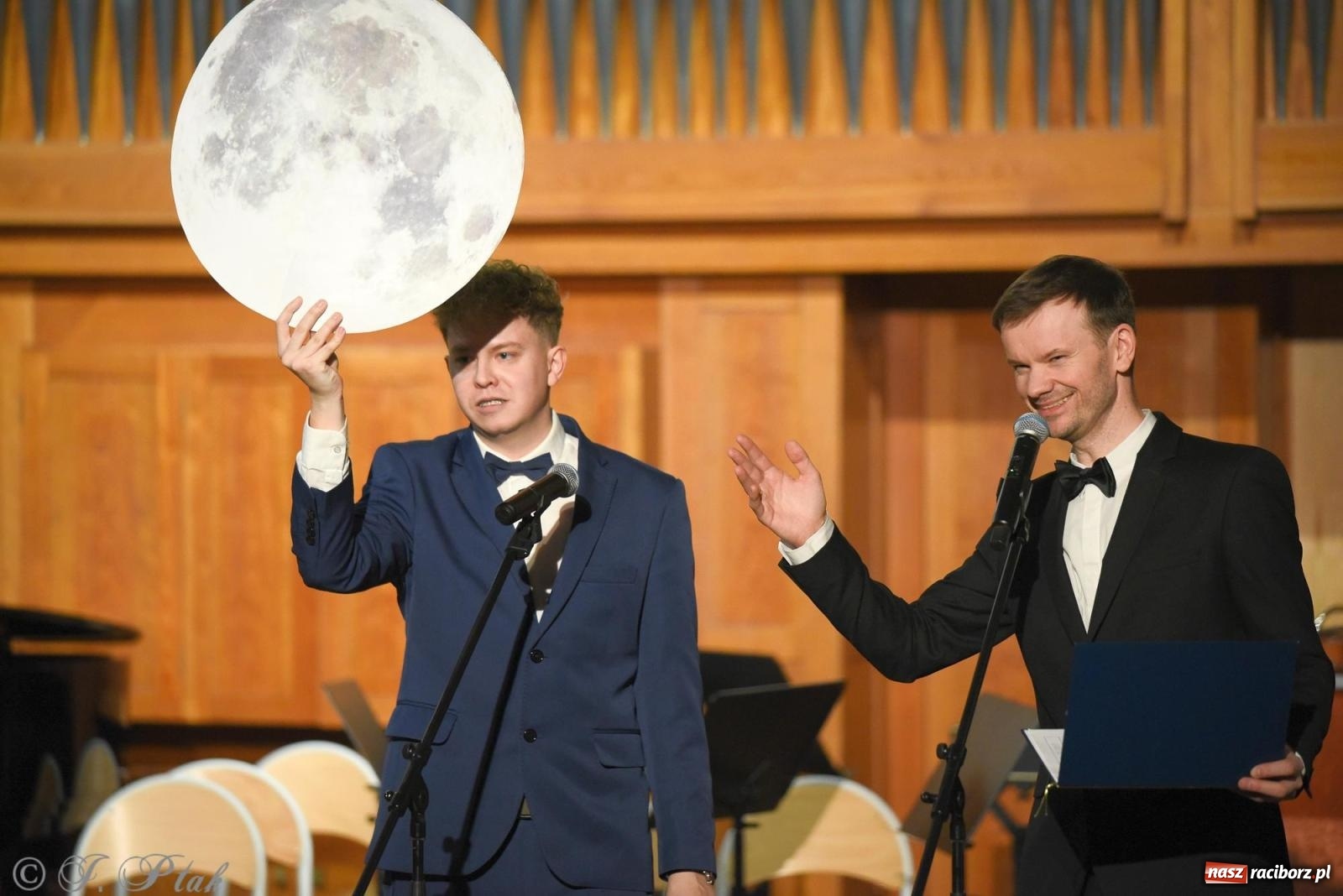 Zdjęcie w galerii na portalu naszraciborz.pl: Magiczny koncert karnawałowy w szkole muzycznej [FOTO i WIDEO] wiadomości z regionu