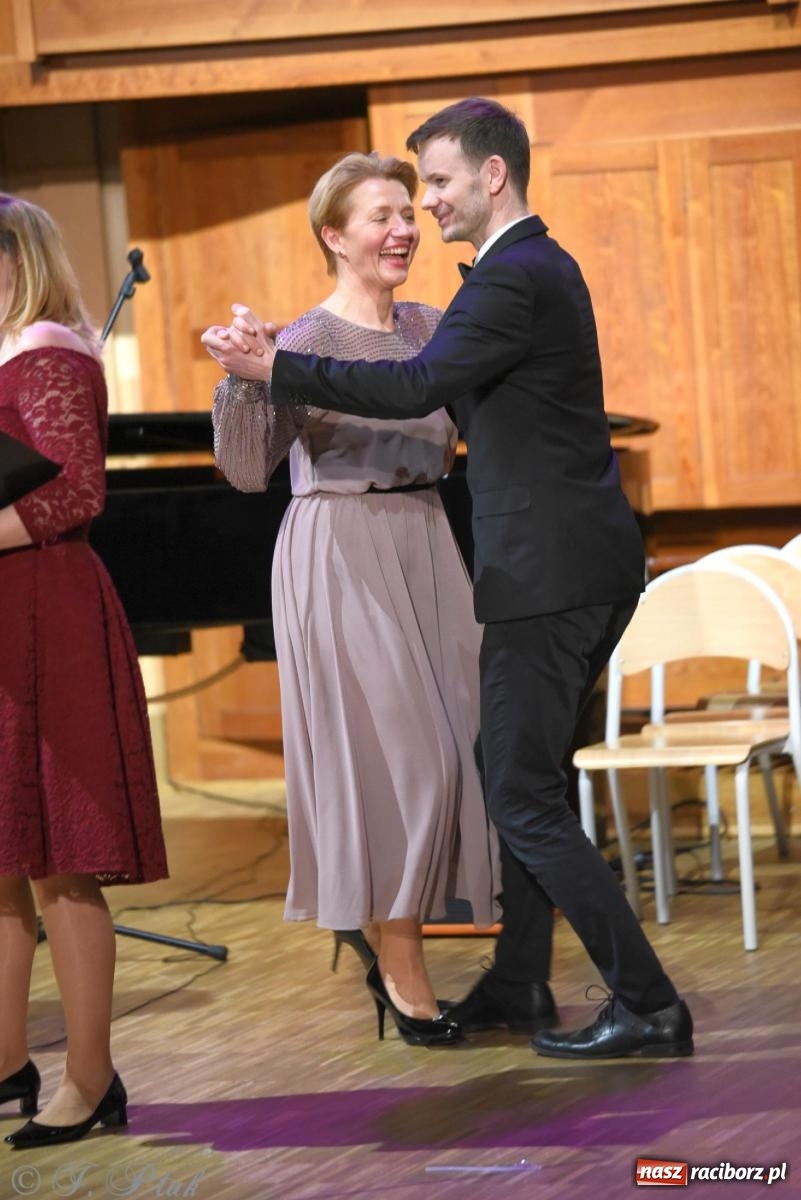 Zdjęcie w galerii na portalu naszraciborz.pl: Magiczny koncert karnawałowy w szkole muzycznej [FOTO i WIDEO] wiadomości z regionu