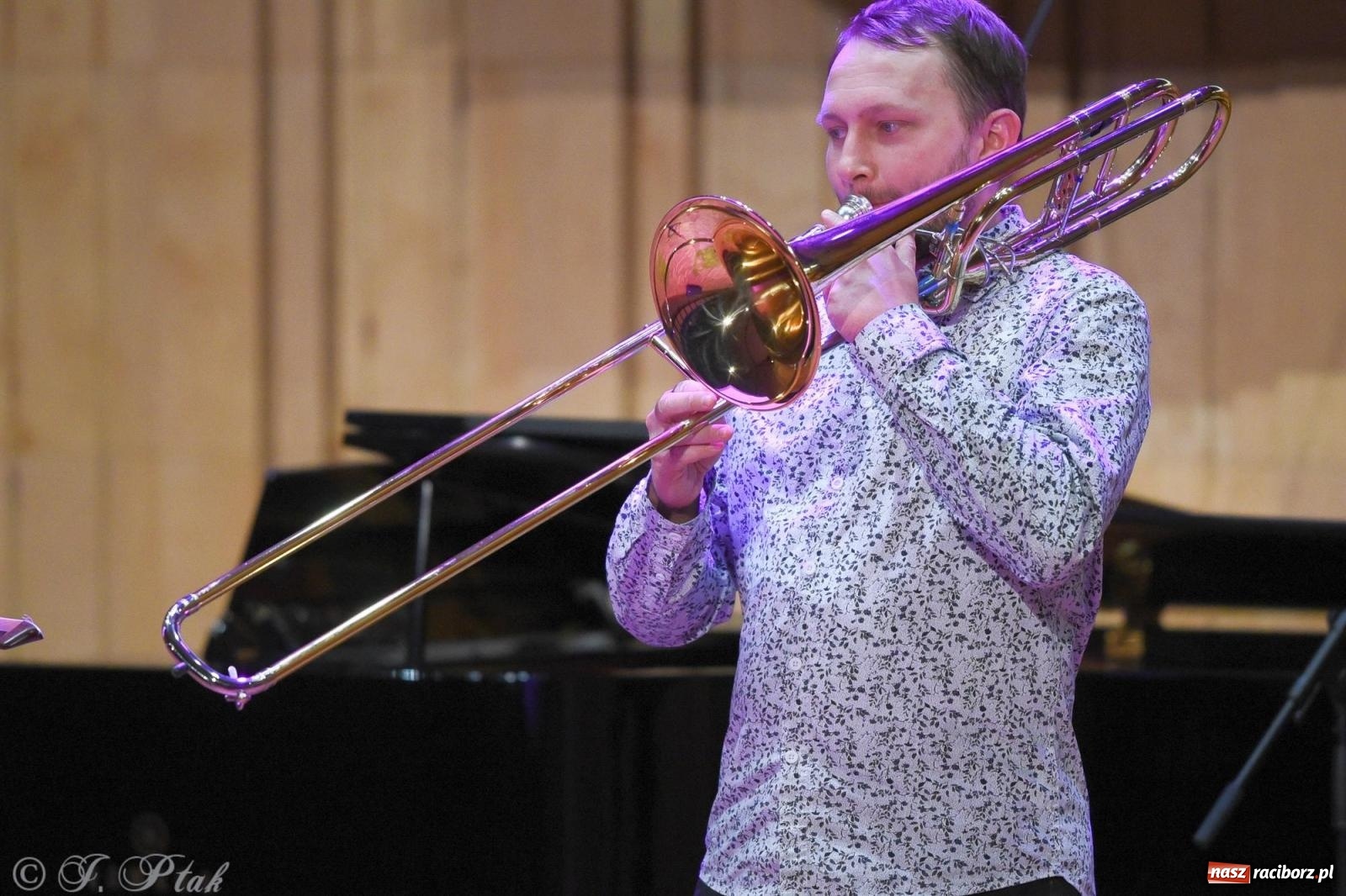 Zdjęcie w galerii na portalu naszraciborz.pl: Magiczny koncert karnawałowy w szkole muzycznej [FOTO i WIDEO] wiadomości z regionu