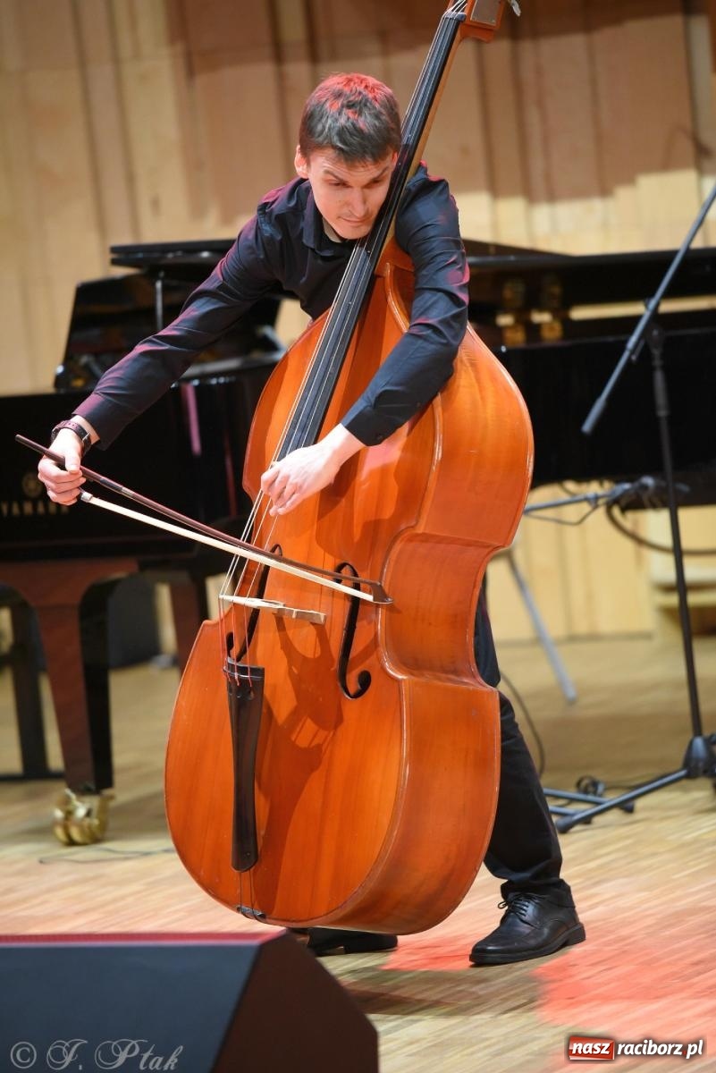 Zdjęcie w galerii na portalu naszraciborz.pl: Magiczny koncert karnawałowy w szkole muzycznej [FOTO i WIDEO] wiadomości z regionu