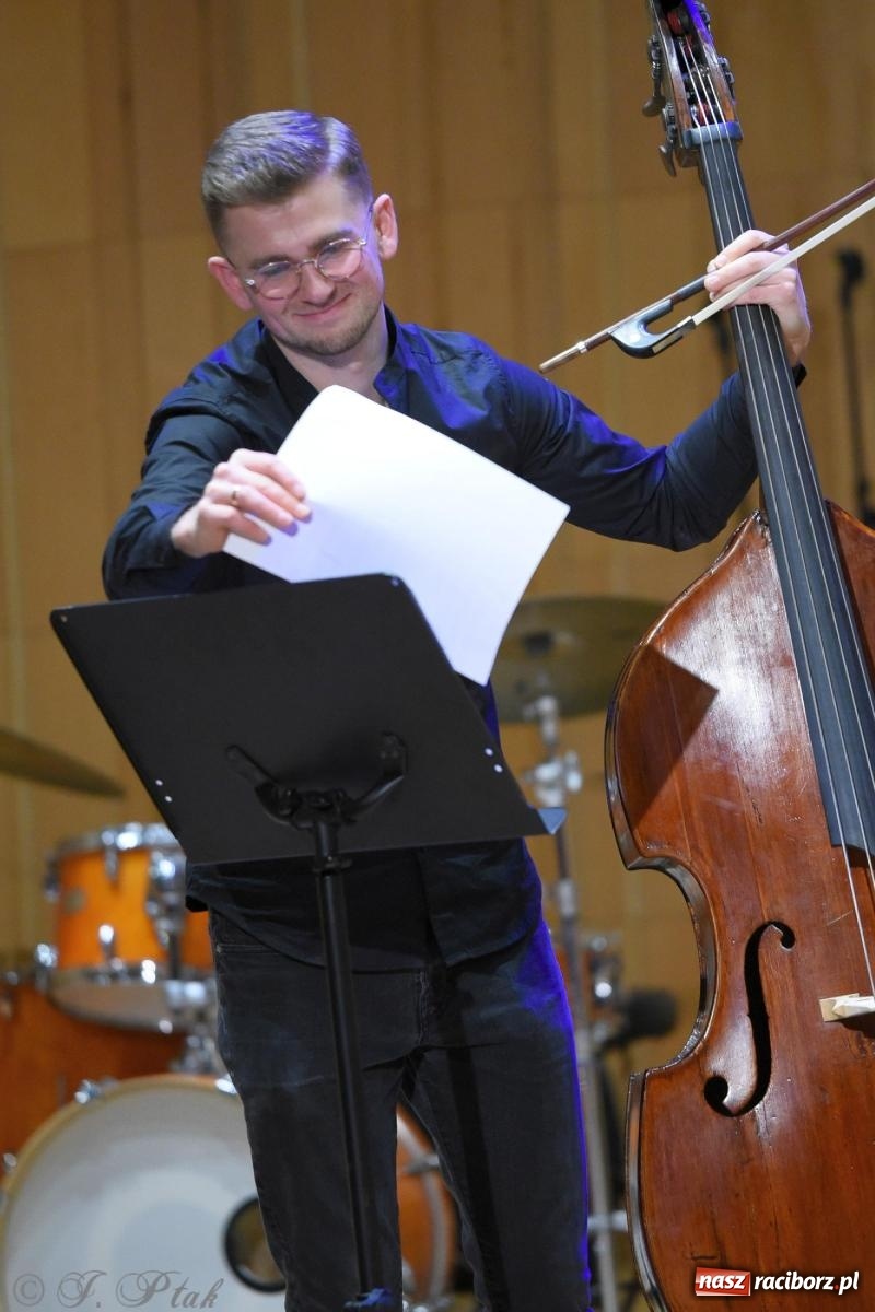 Zdjęcie w galerii na portalu naszraciborz.pl: Magiczny koncert karnawałowy w szkole muzycznej [FOTO i WIDEO] wiadomości z regionu