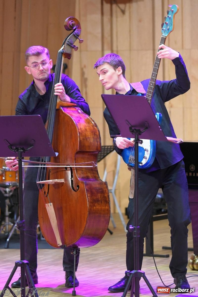 Zdjęcie w galerii na portalu naszraciborz.pl: Magiczny koncert karnawałowy w szkole muzycznej [FOTO i WIDEO] wiadomości z regionu