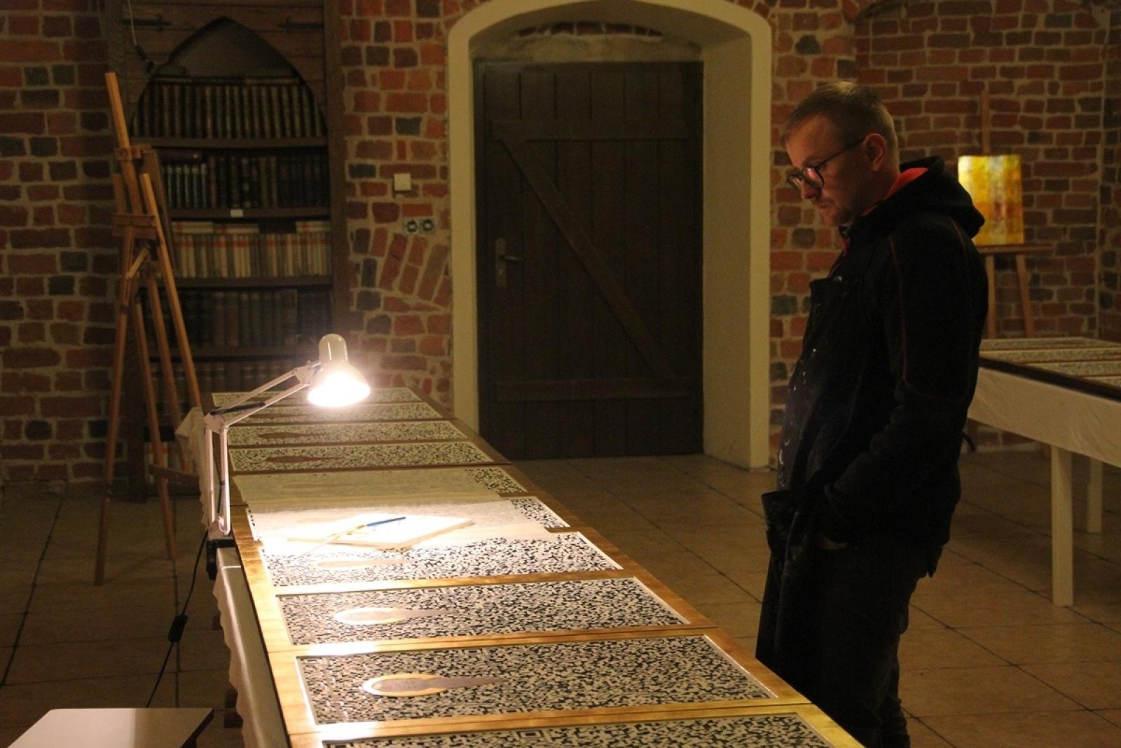 Zdjęcie w galerii na portalu naszraciborz.pl: Ikonokody – wizje św. Jana w starym opactwie w Rudach wiadomości z regionu