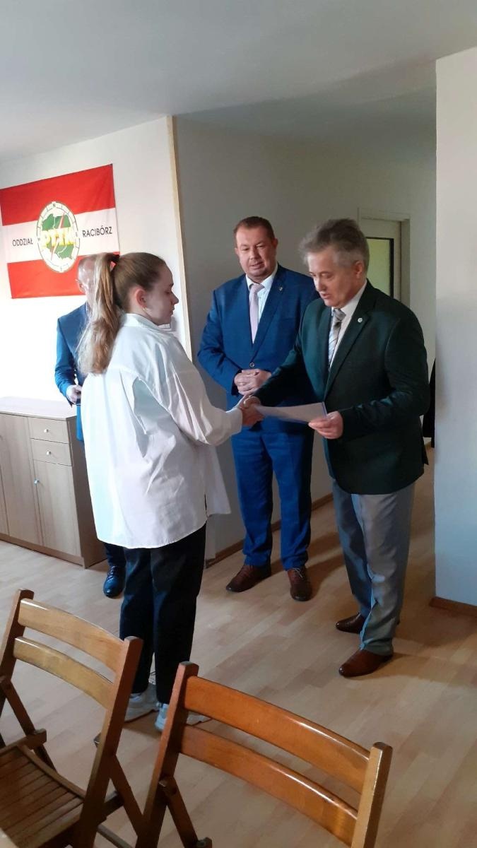 Zdjęcie w galerii na portalu naszraciborz.pl: Poznajemy ojcowiznę. W PTTK w Raciborzu podsumowano konkurs wiadomości z regionu