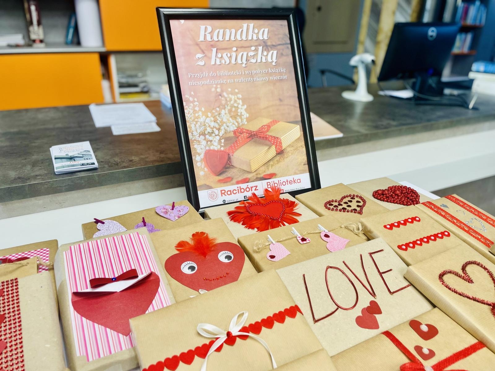 Zdjęcie w galerii na portalu naszraciborz.pl: Randka z książką – propozycja raciborskiej biblioteki na Walentynki wiadomości z regionu