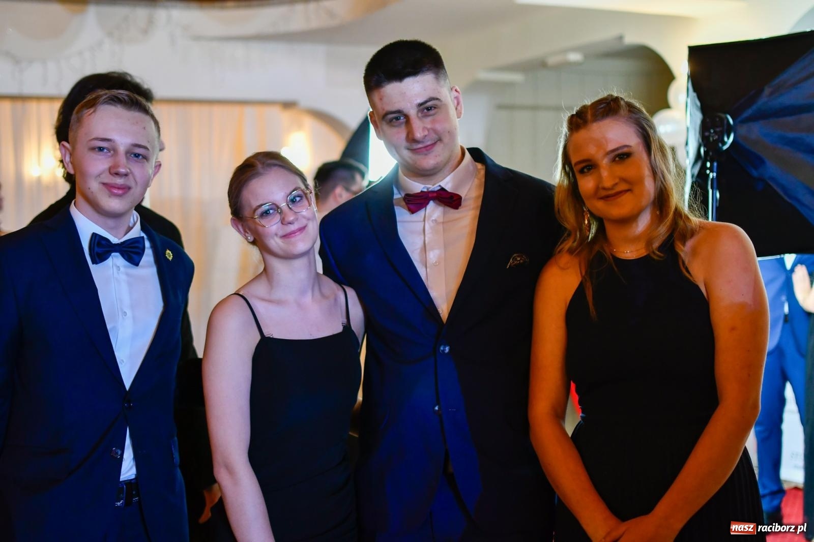 Zdjęcie w galerii na portalu naszraciborz.pl: Raciborski Mechanik bawił się na studniówce z dyspensą [FOTO i WIDEO] wiadomości z regionu