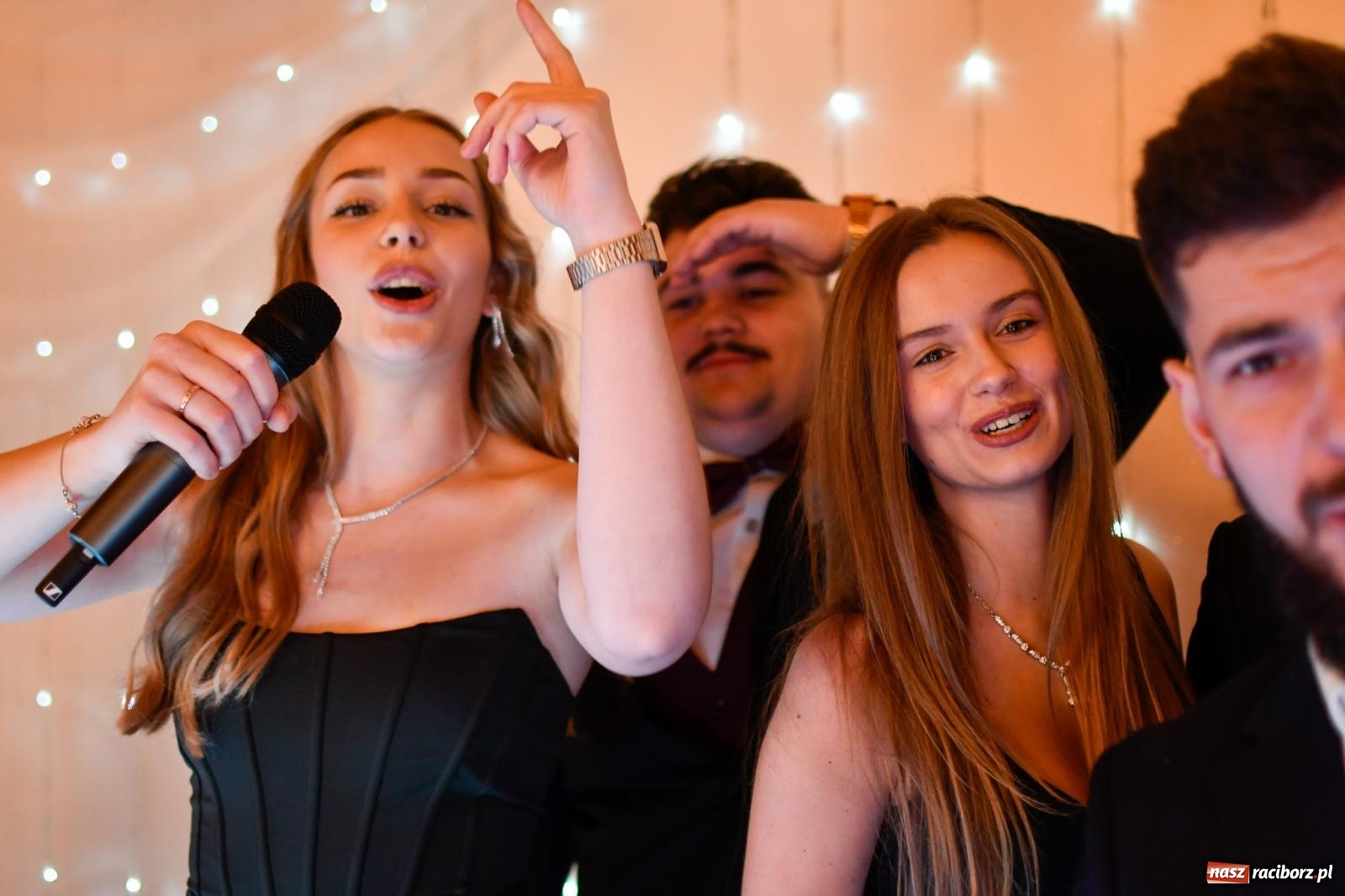 Zdjęcie w galerii na portalu naszraciborz.pl: Raciborski Mechanik bawił się na studniówce z dyspensą [FOTO i WIDEO] wiadomości z regionu