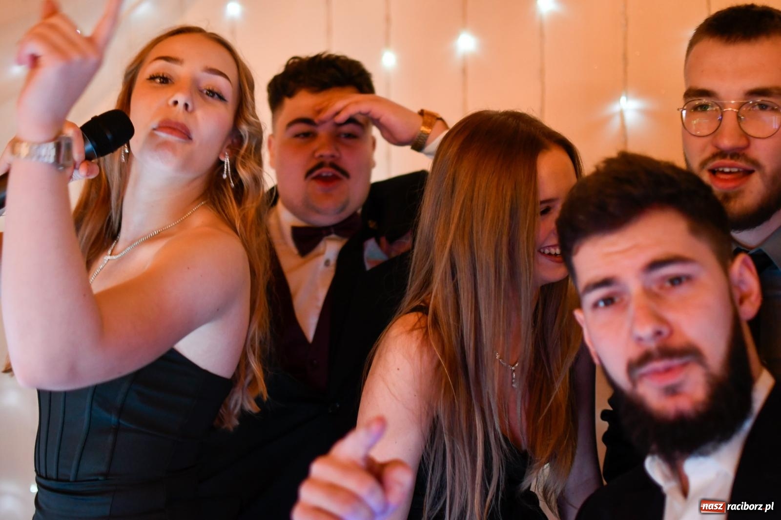 Zdjęcie w galerii na portalu naszraciborz.pl: Raciborski Mechanik bawił się na studniówce z dyspensą [FOTO i WIDEO] wiadomości z regionu