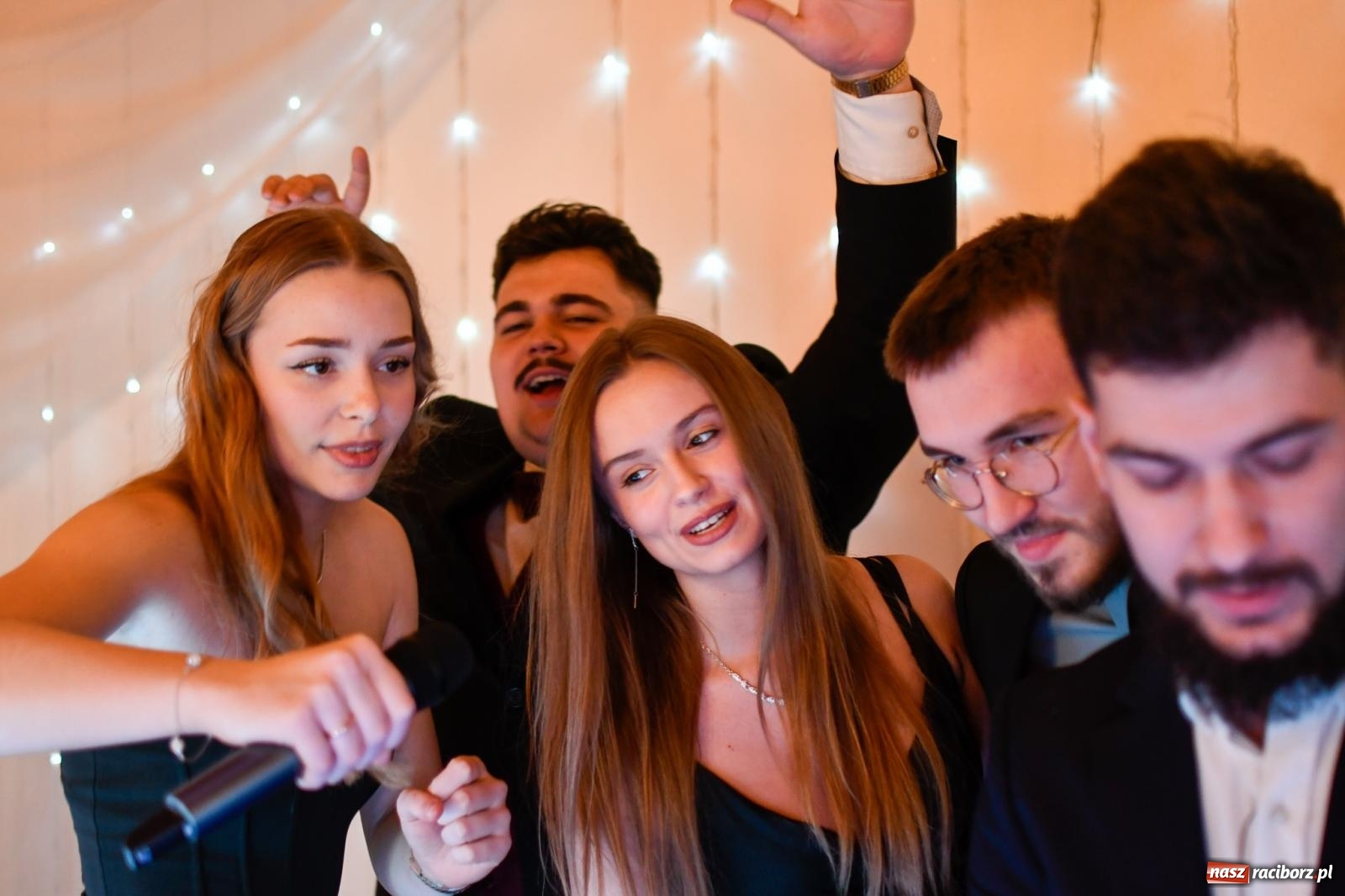 Zdjęcie w galerii na portalu naszraciborz.pl: Raciborski Mechanik bawił się na studniówce z dyspensą [FOTO i WIDEO] wiadomości z regionu