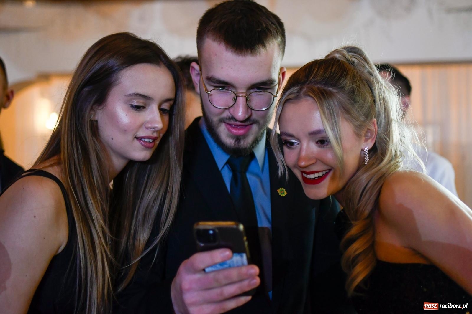 Zdjęcie w galerii na portalu naszraciborz.pl: Raciborski Mechanik bawił się na studniówce z dyspensą [FOTO i WIDEO] wiadomości z regionu