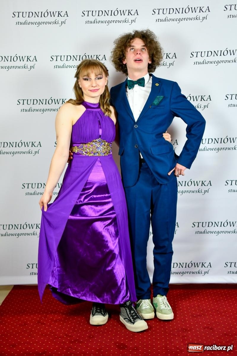 Zdjęcie w galerii na portalu naszraciborz.pl: Raciborski Mechanik bawił się na studniówce z dyspensą [FOTO i WIDEO] wiadomości z regionu