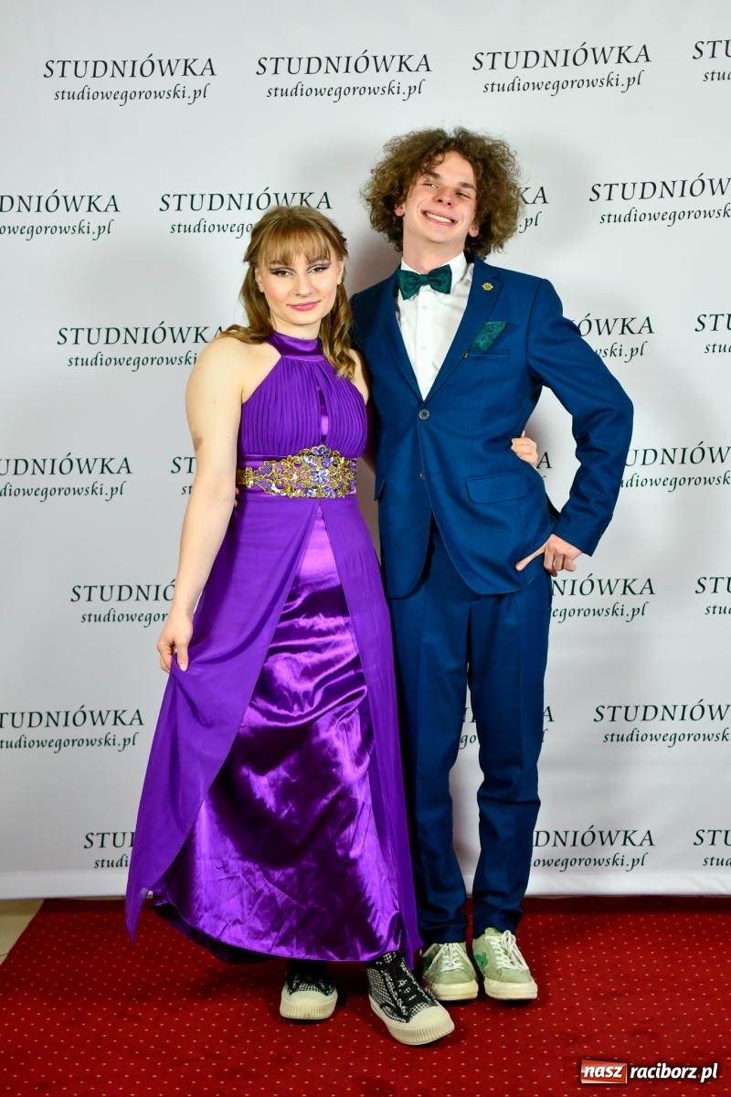 Zdjęcie w galerii na portalu naszraciborz.pl: Raciborski Mechanik bawił się na studniówce z dyspensą [FOTO i WIDEO] wiadomości z regionu