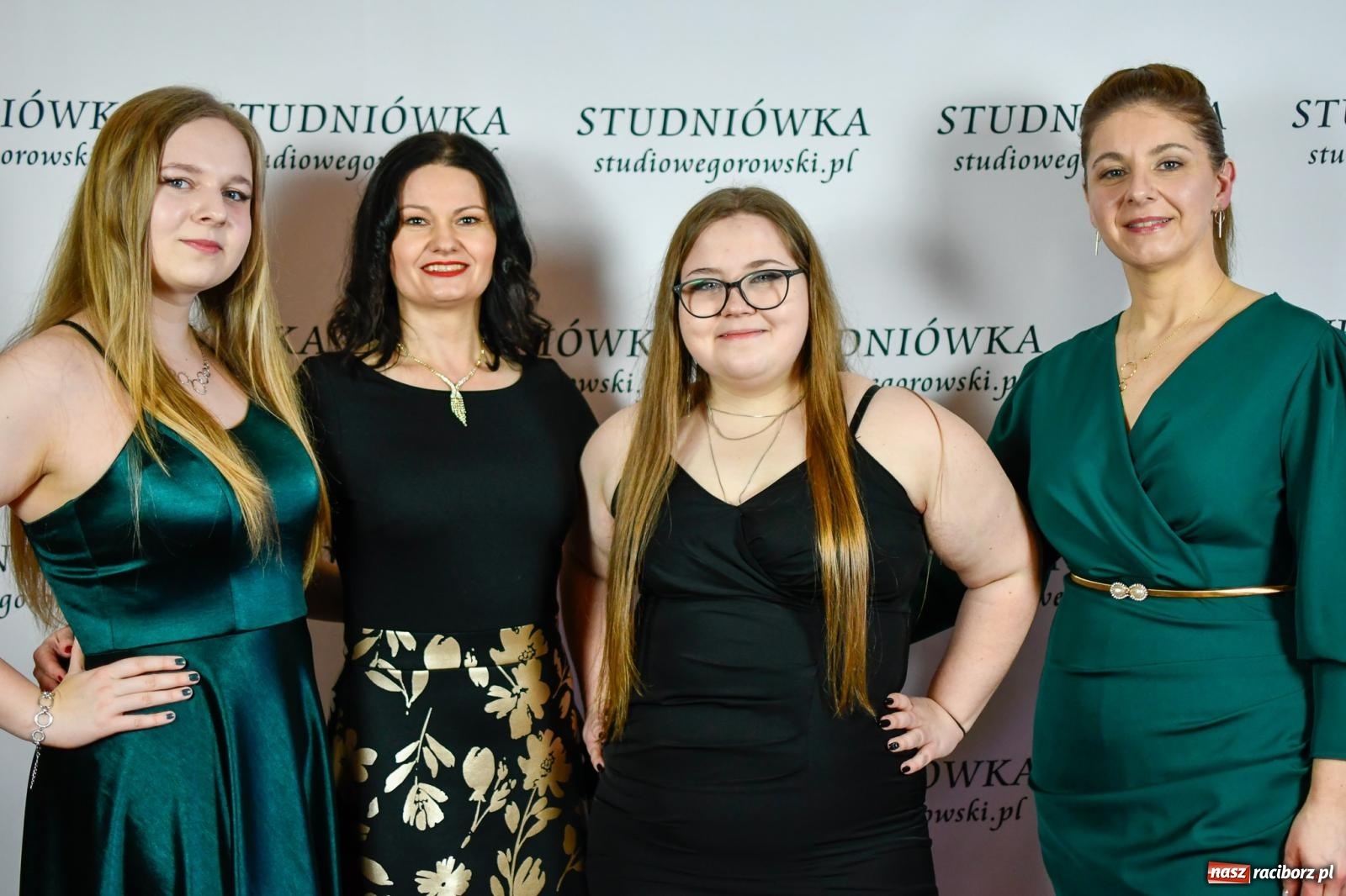 Zdjęcie w galerii na portalu naszraciborz.pl: Raciborski Mechanik bawił się na studniówce z dyspensą [FOTO i WIDEO] wiadomości z regionu