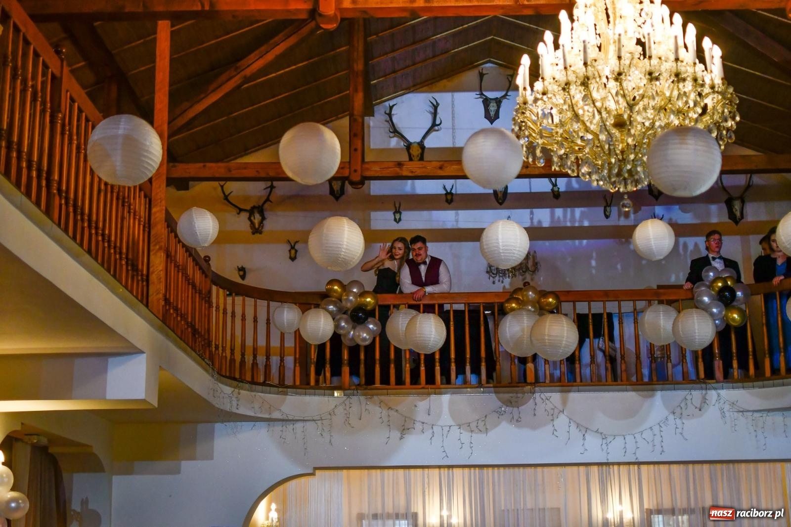 Zdjęcie w galerii na portalu naszraciborz.pl: Raciborski Mechanik bawił się na studniówce z dyspensą [FOTO i WIDEO] wiadomości z regionu