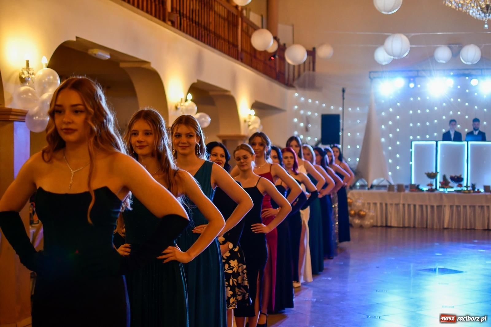 Zdjęcie w galerii na portalu naszraciborz.pl: Raciborski Mechanik bawił się na studniówce z dyspensą [FOTO i WIDEO] wiadomości z regionu