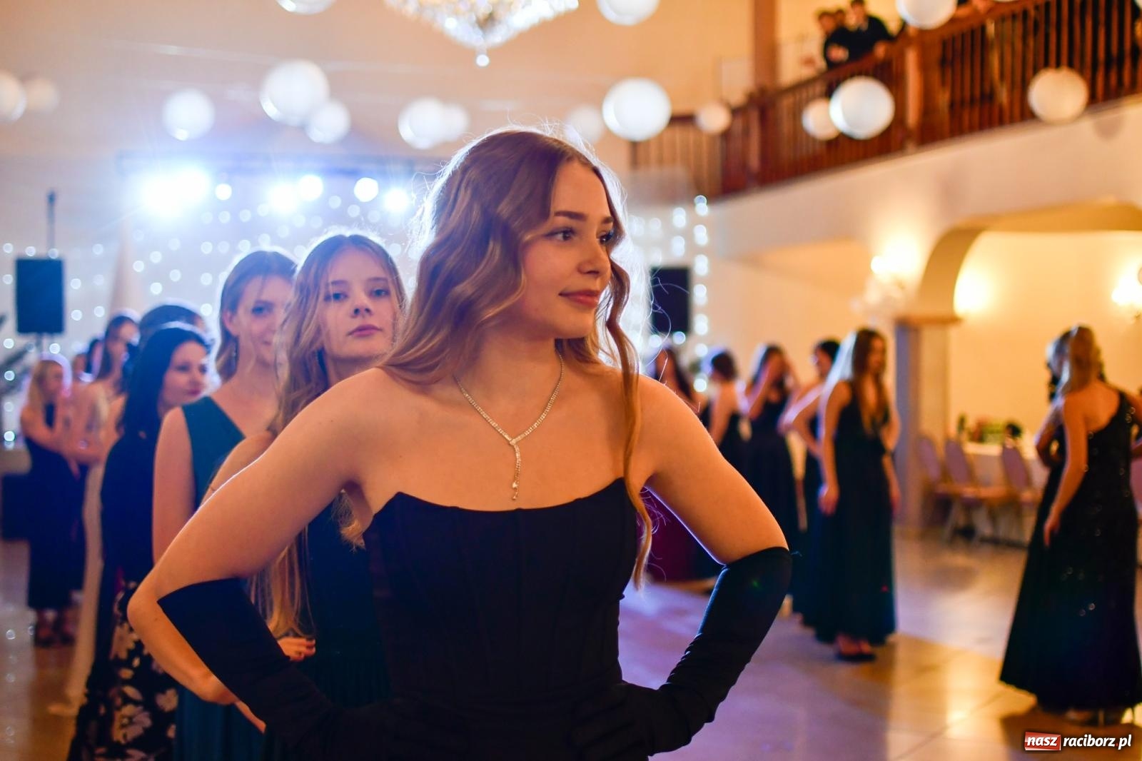 Zdjęcie w galerii na portalu naszraciborz.pl: Raciborski Mechanik bawił się na studniówce z dyspensą [FOTO i WIDEO] wiadomości z regionu