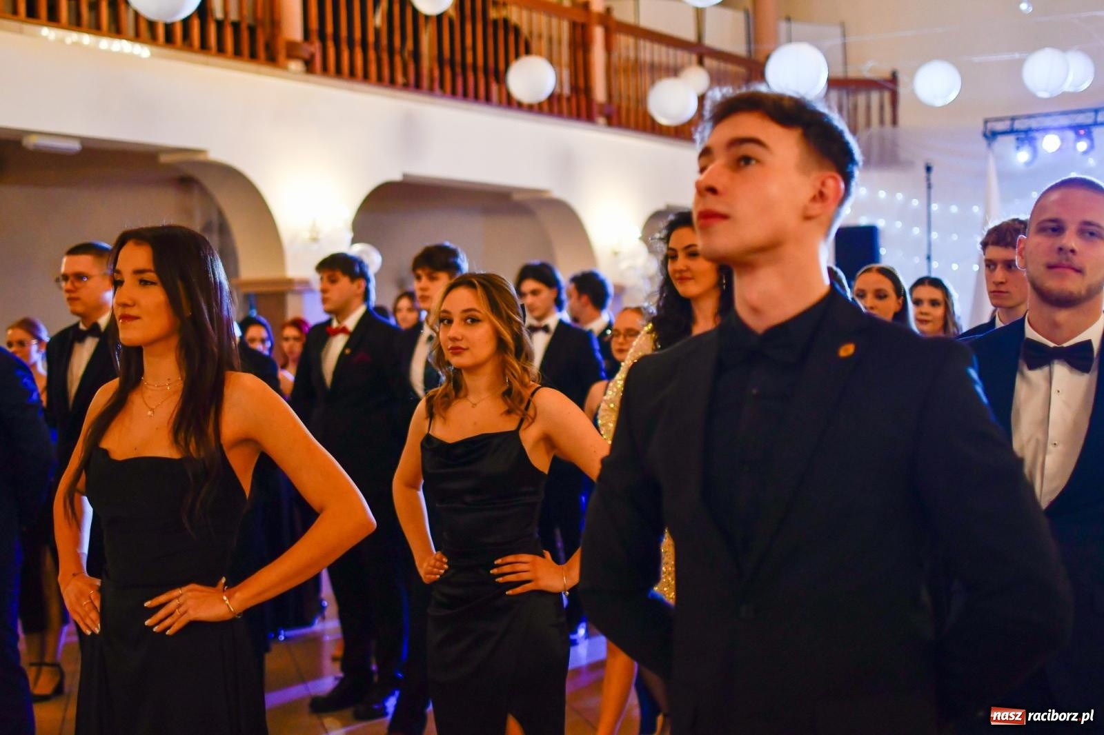 Zdjęcie w galerii na portalu naszraciborz.pl: Raciborski Mechanik bawił się na studniówce z dyspensą [FOTO i WIDEO] wiadomości z regionu