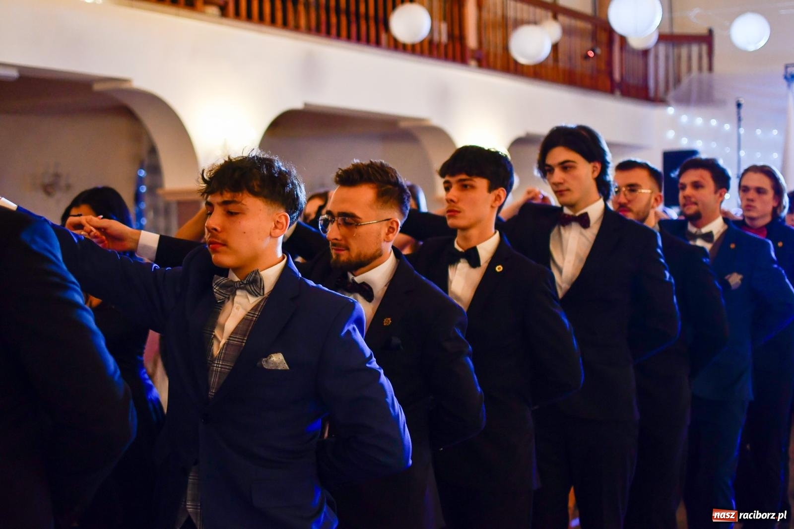 Zdjęcie w galerii na portalu naszraciborz.pl: Raciborski Mechanik bawił się na studniówce z dyspensą [FOTO i WIDEO] wiadomości z regionu