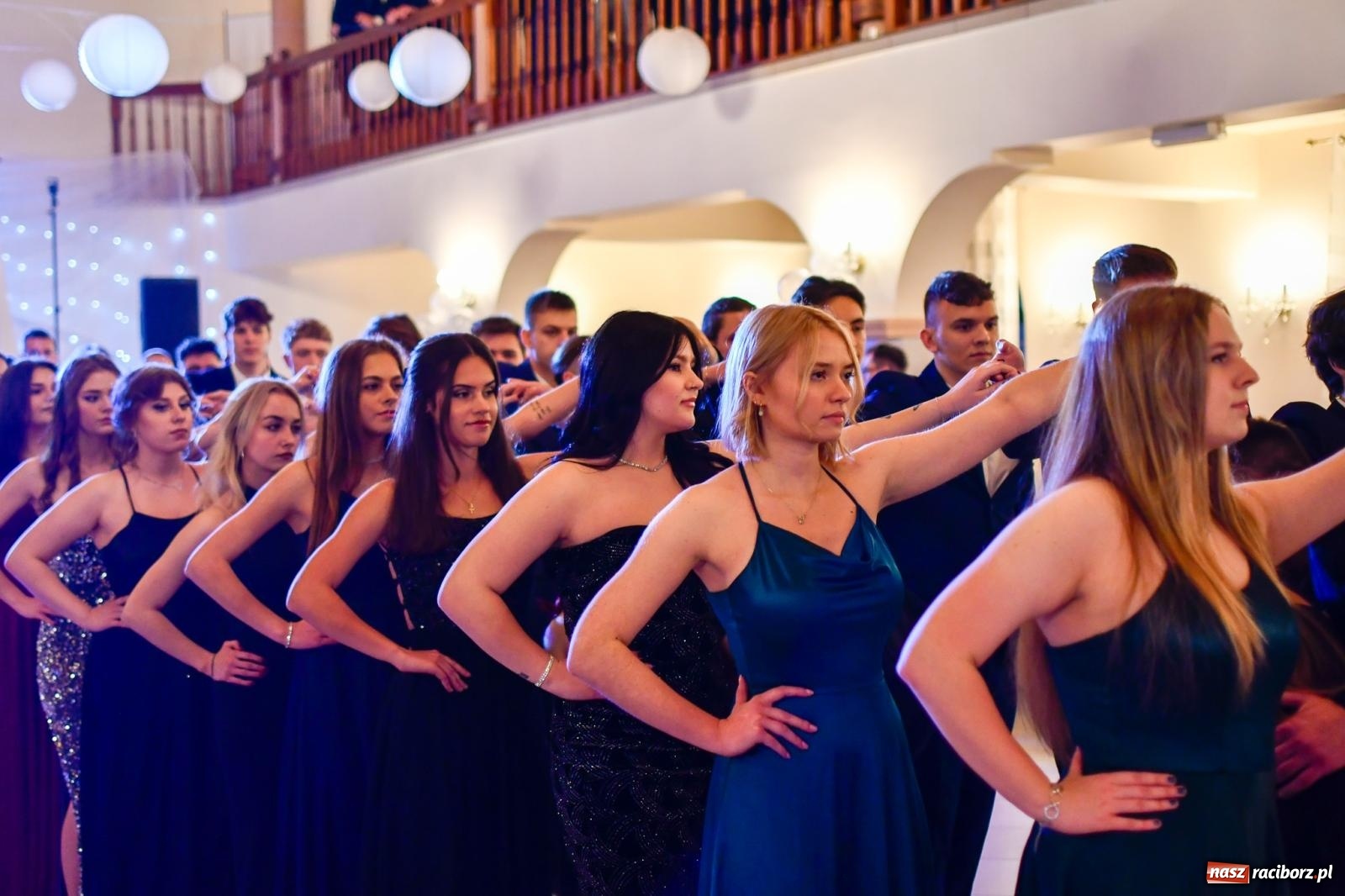 Zdjęcie w galerii na portalu naszraciborz.pl: Raciborski Mechanik bawił się na studniówce z dyspensą [FOTO i WIDEO] wiadomości z regionu