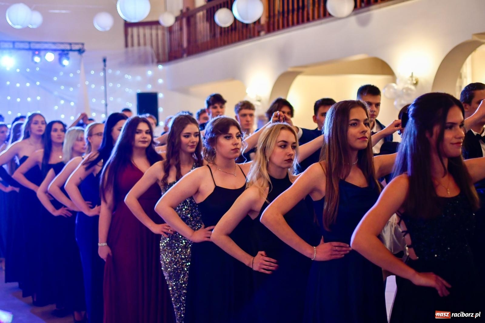 Zdjęcie w galerii na portalu naszraciborz.pl: Raciborski Mechanik bawił się na studniówce z dyspensą [FOTO i WIDEO] wiadomości z regionu