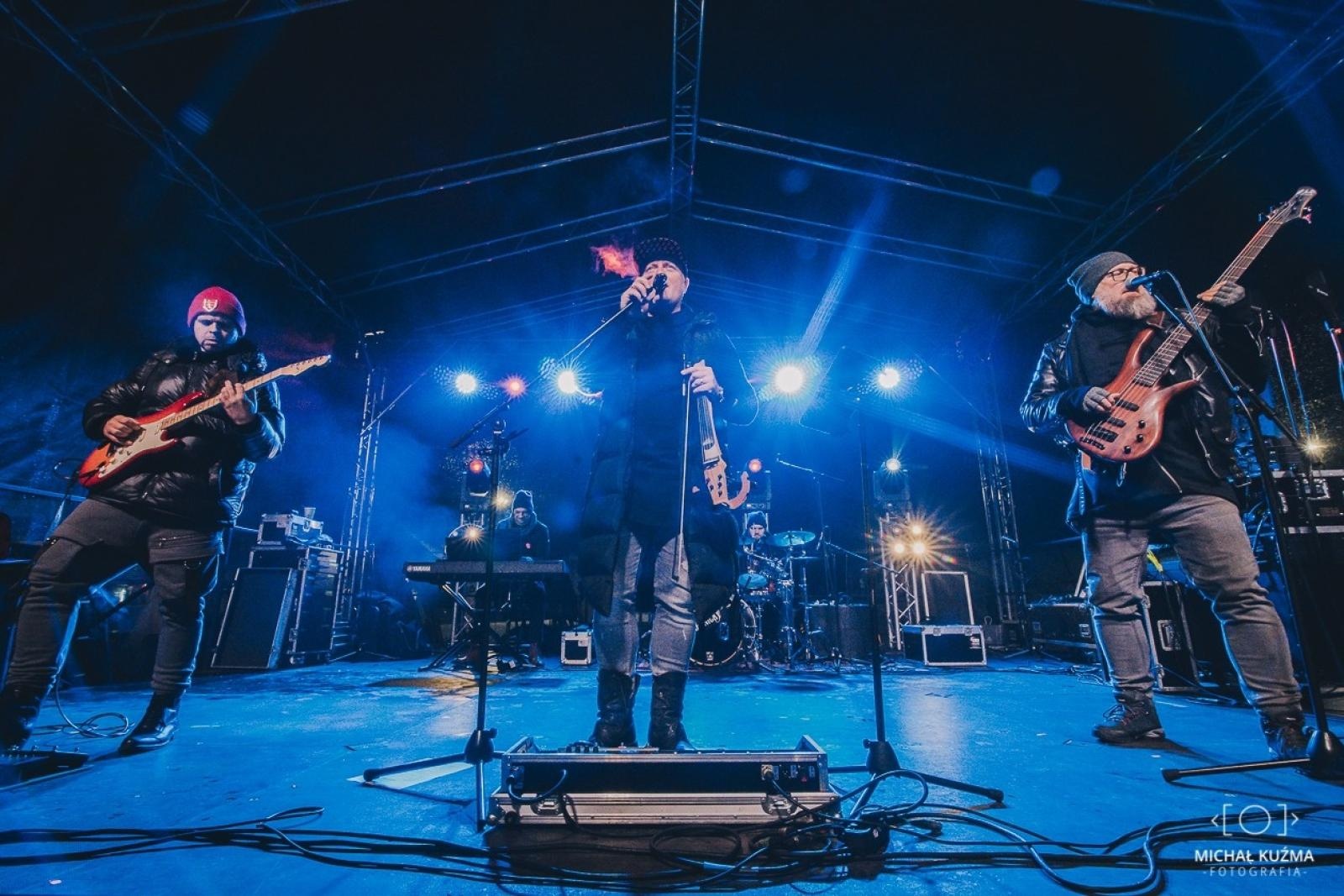 Zdjęcie w galerii na portalu naszraciborz.pl: Bartnicky, Joanna Skowyra i Gentlemen`s Club razem dla Filipka z Olzy wiadomości z regionu