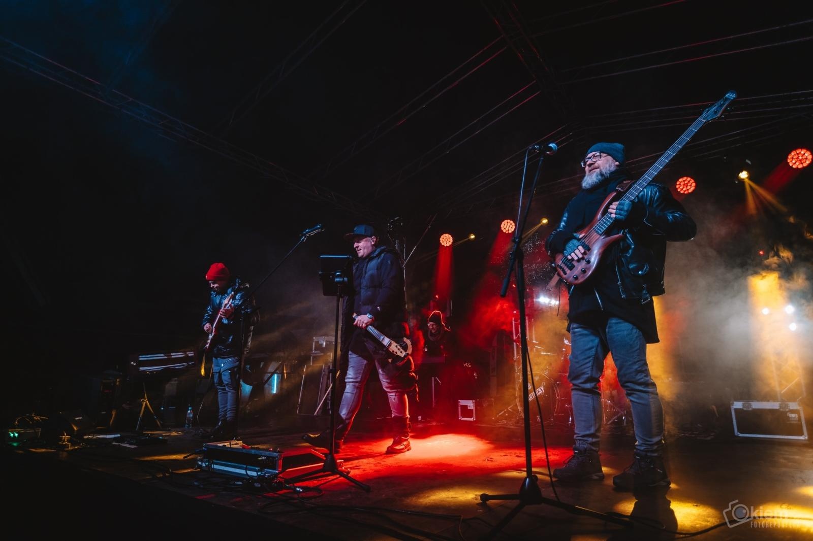 Zdjęcie w galerii na portalu naszraciborz.pl: Bartnicky, Joanna Skowyra i Gentlemen`s Club razem dla Filipka z Olzy wiadomości z regionu