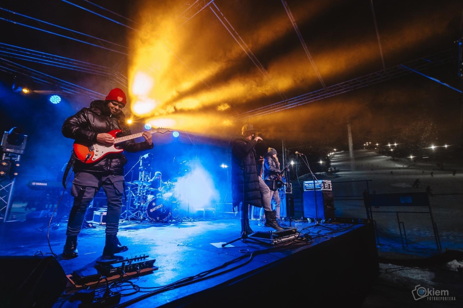 Zdjęcie w galerii na portalu naszraciborz.pl: Bartnicky, Joanna Skowyra i Gentlemen`s Club razem dla Filipka z Olzy wiadomości z regionu