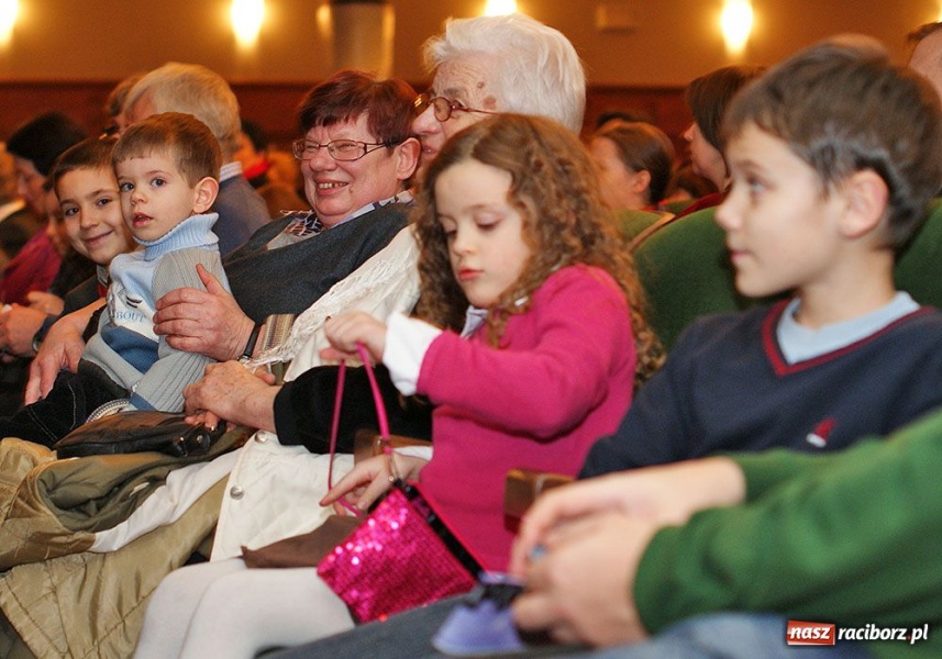 Zdjęcie w galerii na portalu naszraciborz.pl: Magdalena Walach przyciągnęła tłumy wiadomości z regionu