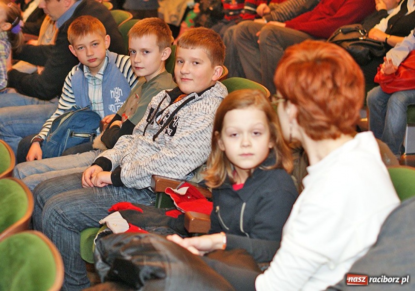 Zdjęcie w galerii na portalu naszraciborz.pl: Magdalena Walach przyciągnęła tłumy wiadomości z regionu