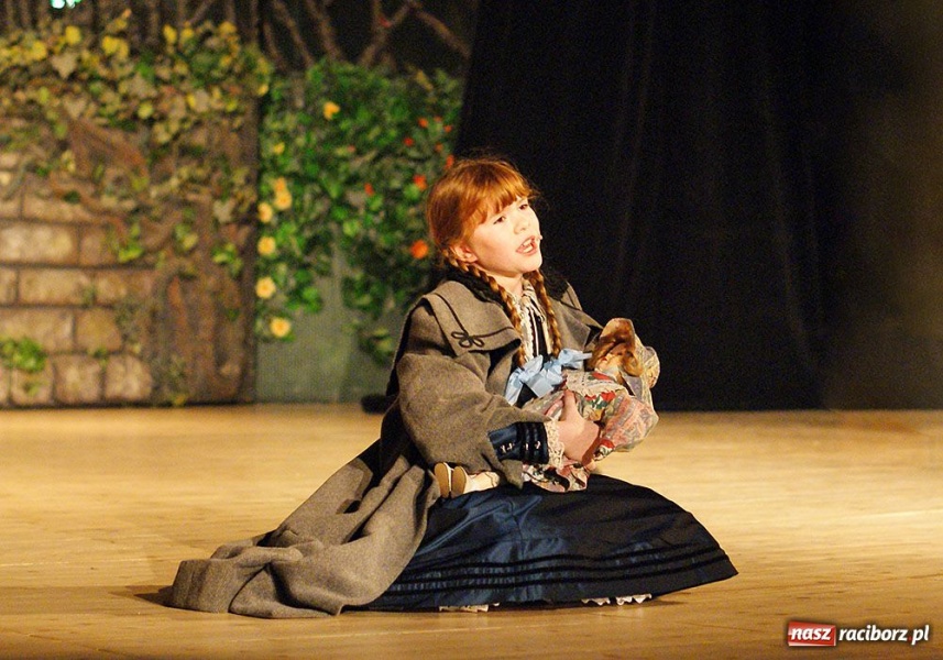 Zdjęcie w galerii na portalu naszraciborz.pl: Magdalena Walach przyciągnęła tłumy wiadomości z regionu