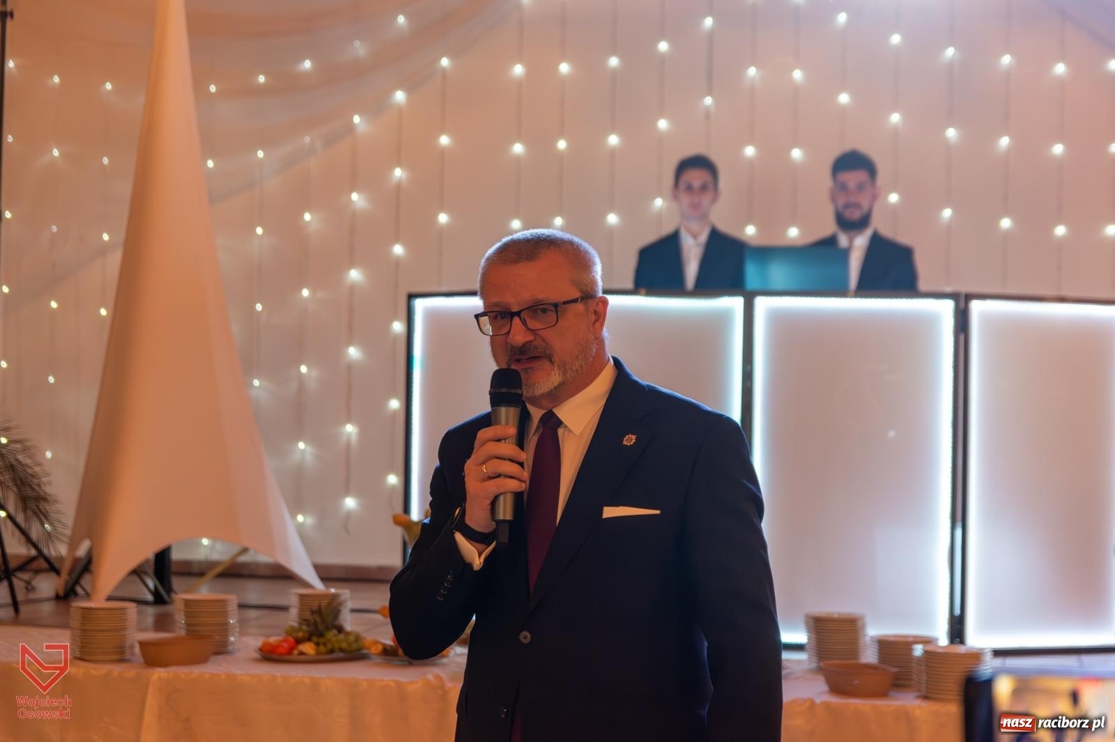 Zdjęcie w galerii na portalu naszraciborz.pl: Czas zabawy minął. Zostały wspomnienia. Studniówka Mechanika wiadomości z regionu