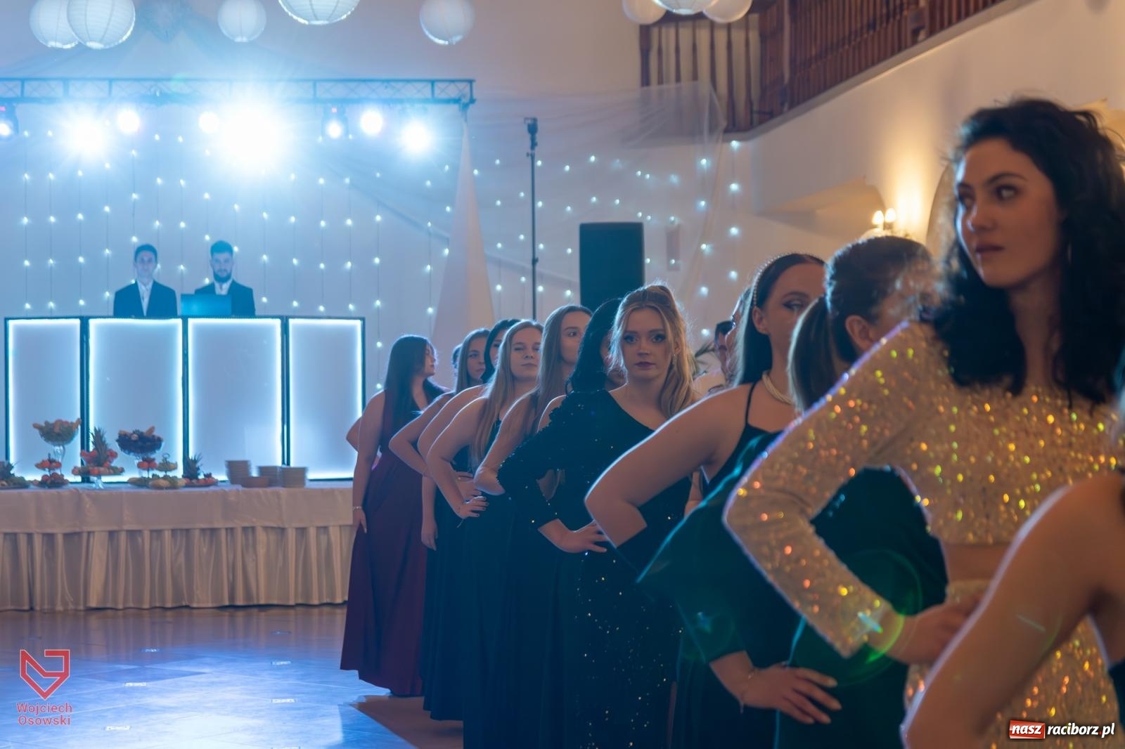 Zdjęcie w galerii na portalu naszraciborz.pl: Czas zabawy minął. Zostały wspomnienia. Studniówka Mechanika wiadomości z regionu