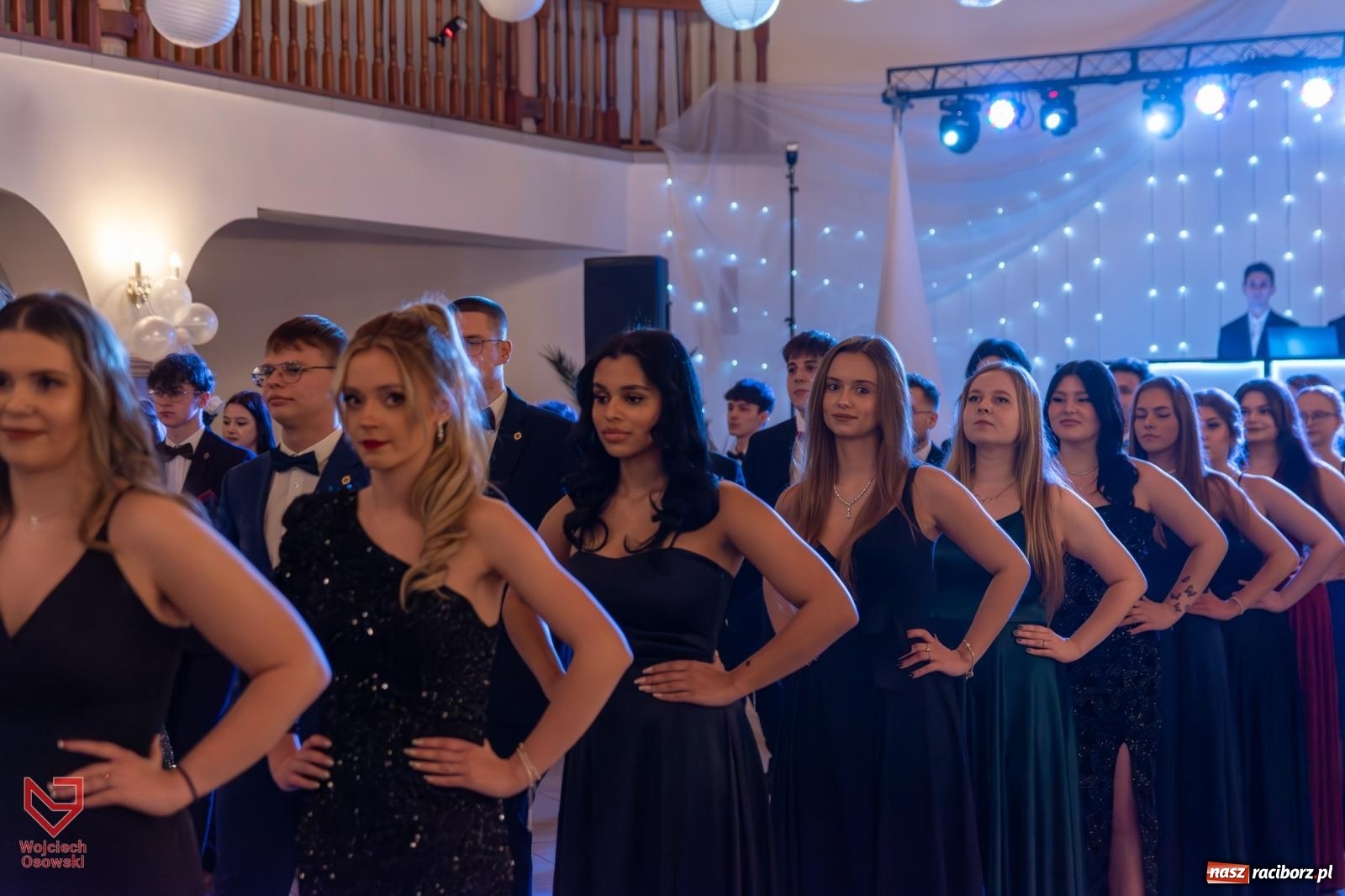 Zdjęcie w galerii na portalu naszraciborz.pl: Czas zabawy minął. Zostały wspomnienia. Studniówka Mechanika wiadomości z regionu