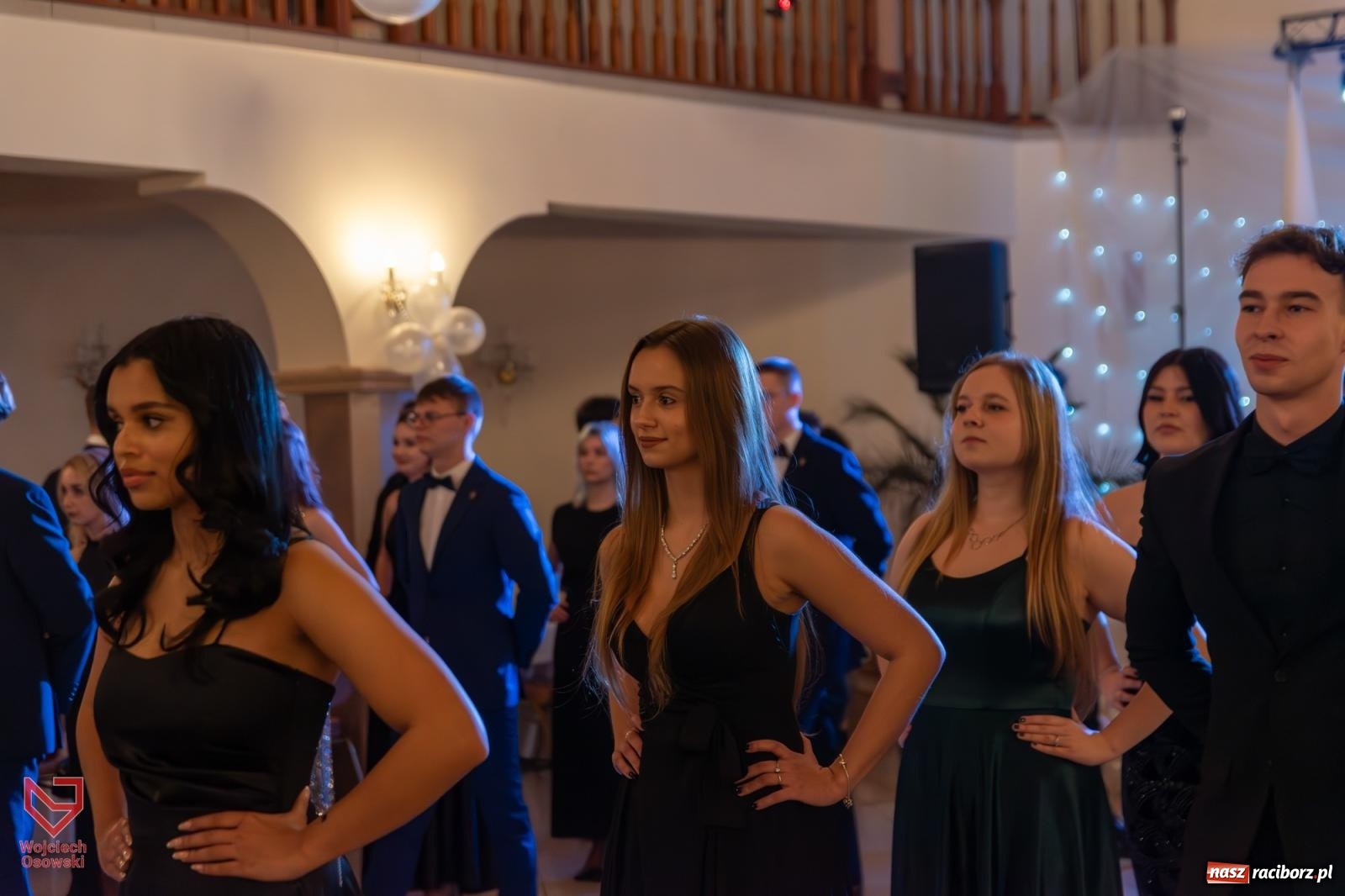 Zdjęcie w galerii na portalu naszraciborz.pl: Czas zabawy minął. Zostały wspomnienia. Studniówka Mechanika wiadomości z regionu