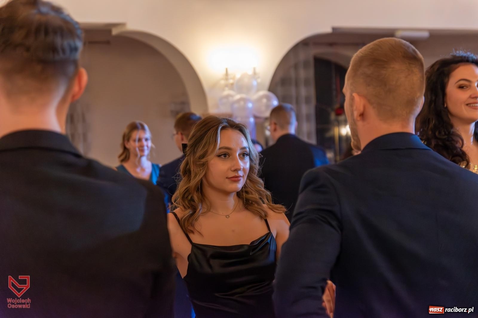 Zdjęcie w galerii na portalu naszraciborz.pl: Czas zabawy minął. Zostały wspomnienia. Studniówka Mechanika wiadomości z regionu