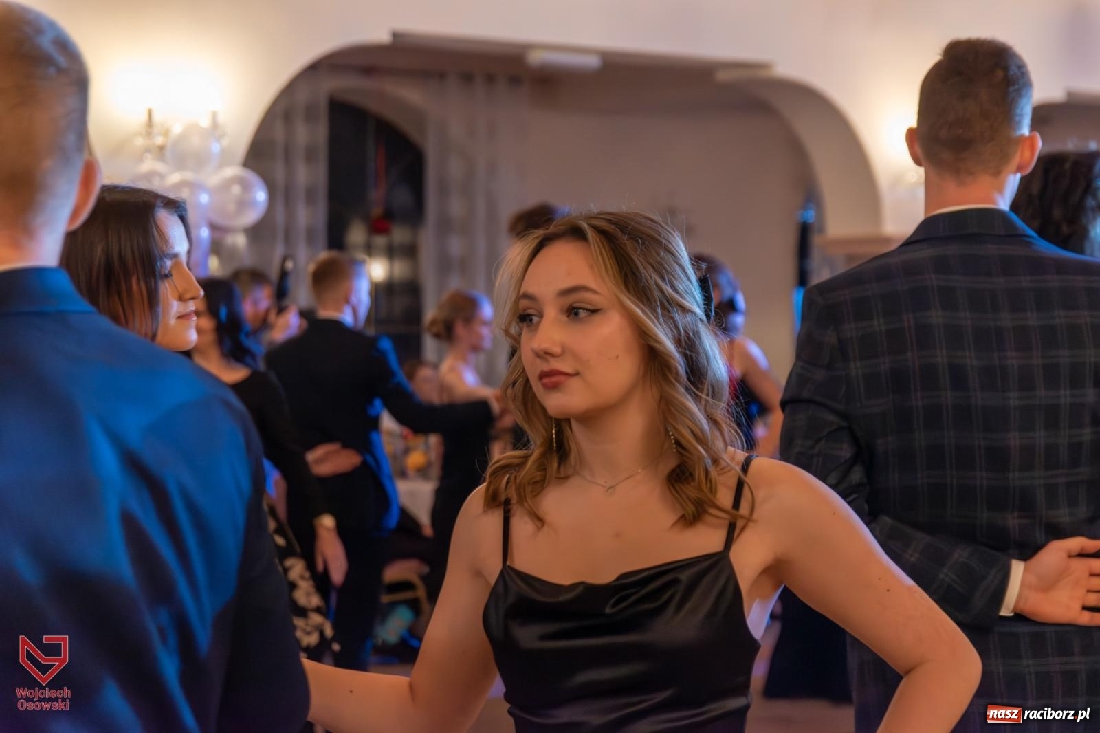 Zdjęcie w galerii na portalu naszraciborz.pl: Czas zabawy minął. Zostały wspomnienia. Studniówka Mechanika wiadomości z regionu