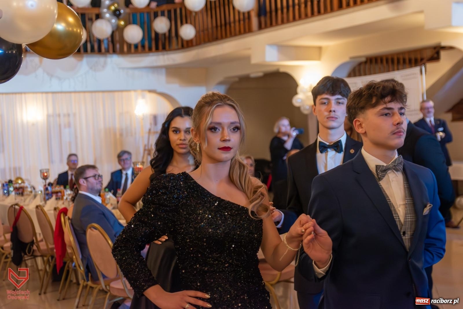 Zdjęcie w galerii na portalu naszraciborz.pl: Czas zabawy minął. Zostały wspomnienia. Studniówka Mechanika wiadomości z regionu