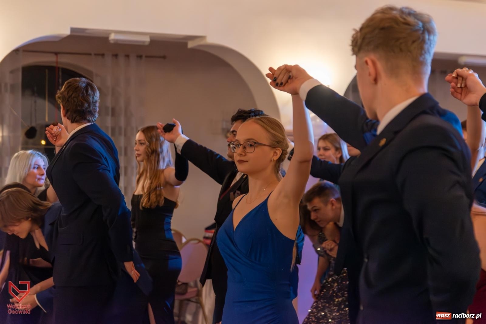 Zdjęcie w galerii na portalu naszraciborz.pl: Czas zabawy minął. Zostały wspomnienia. Studniówka Mechanika wiadomości z regionu