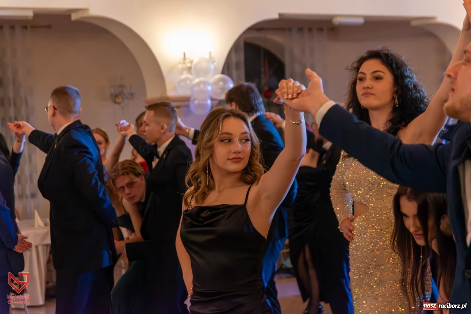 Zdjęcie w galerii na portalu naszraciborz.pl: Czas zabawy minął. Zostały wspomnienia. Studniówka Mechanika wiadomości z regionu