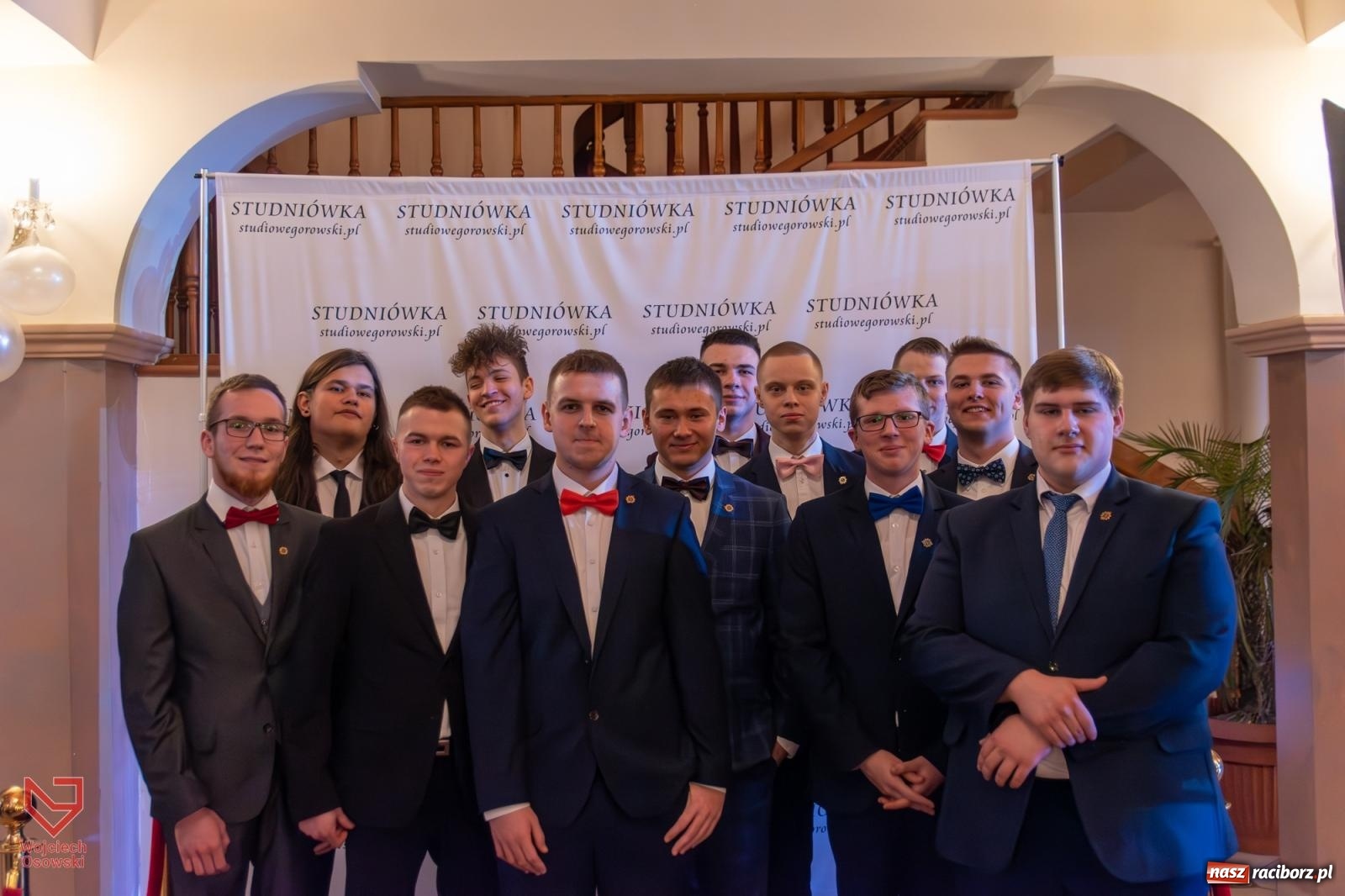 Zdjęcie w galerii na portalu naszraciborz.pl: Czas zabawy minął. Zostały wspomnienia. Studniówka Mechanika wiadomości z regionu