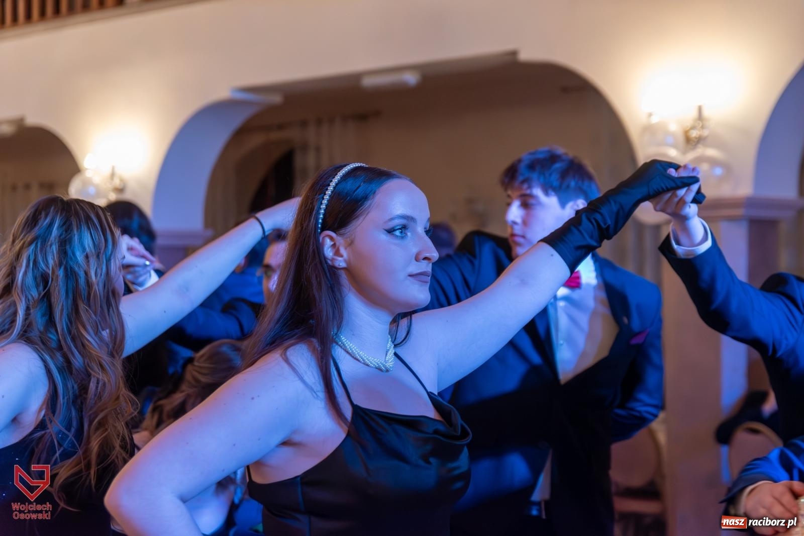 Zdjęcie w galerii na portalu naszraciborz.pl: Czas zabawy minął. Zostały wspomnienia. Studniówka Mechanika wiadomości z regionu