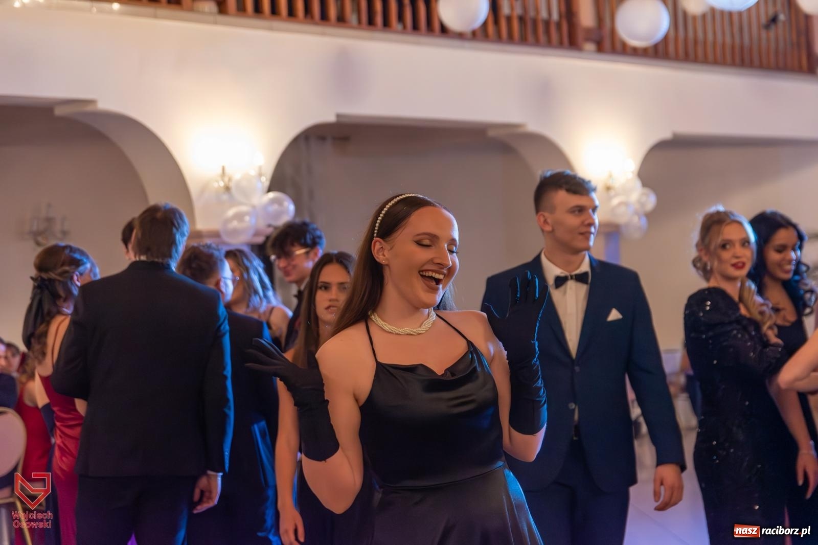 Zdjęcie w galerii na portalu naszraciborz.pl: Czas zabawy minął. Zostały wspomnienia. Studniówka Mechanika wiadomości z regionu