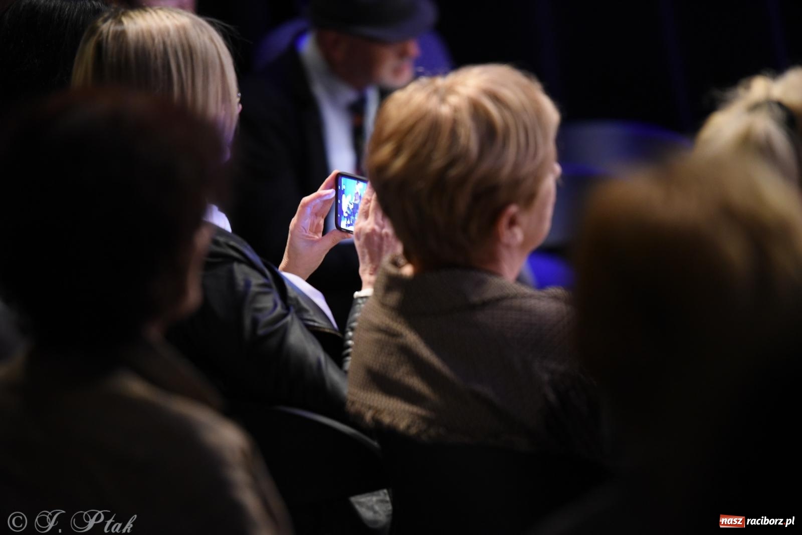 Zdjęcie w galerii na portalu naszraciborz.pl: Scena Kameralnie na Walentynki. Karolina i Jarosław Hanikowie wiadomości z regionu